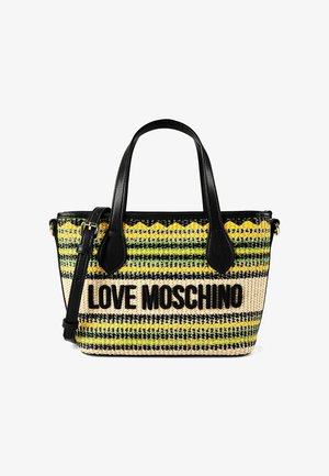Rieten draagtas met zwarte handvatten, geel-groen gestreept patroon en "LOVE MOSCHINO" in het zwart geborduurd op de voorkant.