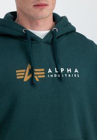 Alpha Industries LABEL - Mikina - force green