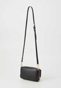 Tommy Hilfiger ICON CAMERA BAG MONO - Keresztpántos táska - black