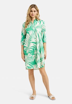 MIT BLÄTTER - Shirt dress - apple