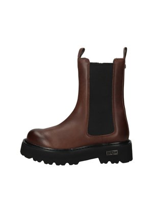 Stivaletto Chelsea in pelle marrone con pannelli laterali elastici neri, suola spessa nera con carrarmato e linguette per tirare davanti e dietro.