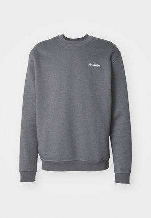 Grijze sweatshirt van fleece materiaal, met een ribbelsteek bij de hals en manchetten, met een klein wit logo op de linkerkant van de borst.