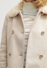 Miss Selfridge Cappotto corto - camel