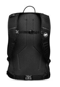Schwarzer Rucksack mit gepolstertem, strukturiertem Rücken und verstellbaren Trägern. Verfügt über einen zentralen Schnallenverschluss und ein Emblem mit einem stilisierten Elefantenlogo.