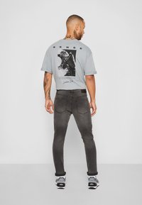 Denim Project MR RED SUPERSTRETCH - Traperice uskog kroja - dark grey