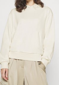 NA-KD Jersey con capucha - off-white