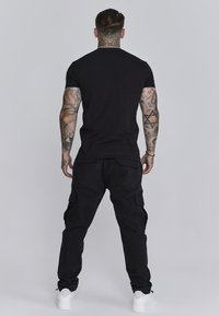 SIKSILK - T-shirt basic