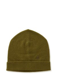 Berretto lavorato a maglia verde oliva con polsino a coste, texture morbida e un piccolo logo accentato vicino al fondo.