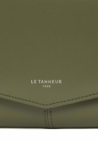 Le Tanneur GRAND ZIPPÉ CHARLOTTE EN LISSE - Portafoglio - green