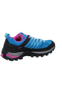 Blå och svarta atletiska skor med rosa detaljer, texturerad mesh-övre, förstärkt tåhätta och stötdämpande gummisula med framträdande mönster.
