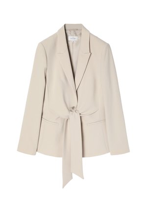 Beige blejzr vyrobený z měkké tkaniny, s přiléhavým střihem, s vykrojenými klopami, předním knoflíkem a stahováním v pase, doplněný o dvě boční kapsy.