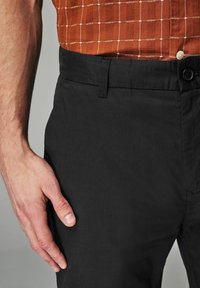 Next STRAIGHT REGULAR FIT czarny