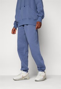 Nike Performance INTER PHNX FLEECE HR OS PANTS - Klubu apģērbs - diffused blue/black/lyon blue