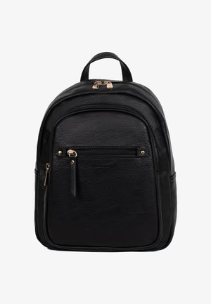 Sac à dos en cuir noir avec poche zippée à l'avant, tirettes de fermeture éclair dorées et poignée supérieure, sur fond blanc.