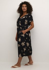 Kaffe Curve JENNA  - Vestito casual - black brown flower print