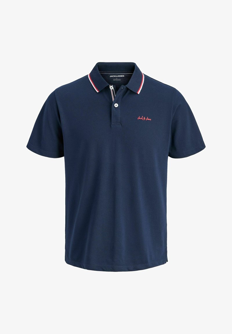 Marineblå polo-shirt med korte ærmer, rød- og hvidstribet kravekant, to-knaps lukning og lille rød "Jack & Jones"-logo på brystet.