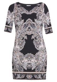 Černé šaty s propracovanými paisley a květinovými vzory v béžové, modré a stříbrné barvě. Mají tříčtvrteční rukávy a přiléhavý střih.