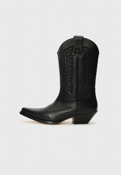 MM6 Maison Margiela Kotníkové boty - black