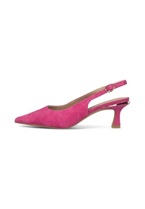 Zapato slingback de ante rosa con punta puntiaguda, correa con hebilla dorada y tacón medio afilado con acento metálico.