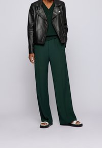 BOSS Skinnjacka - black