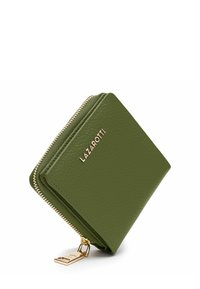 Portefeuille en cuir vert avec une finition texturée, matériel doré et logo. Dispose d'une fermeture éclair et d'une forme rectangulaire.