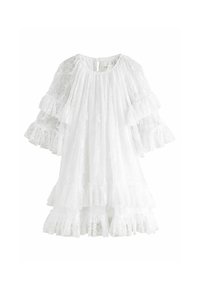 Robe en dentelle blanche avec des manches amples, un design à volants superposés et un col rond avec une fermeture à boutons à l'arrière.