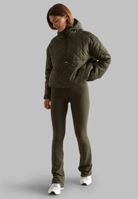 aim’n® OVERSIZED QUILTED ANORAK - Vinterkåpe / -frakk - khaki