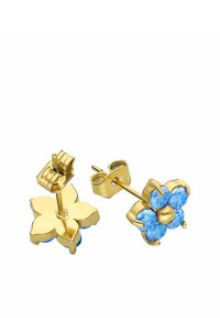 Gouden bloemvormige studs met lichtblauwe stenen in het midden en petalen, voorzien van een veilige steek en schroefsluiting.