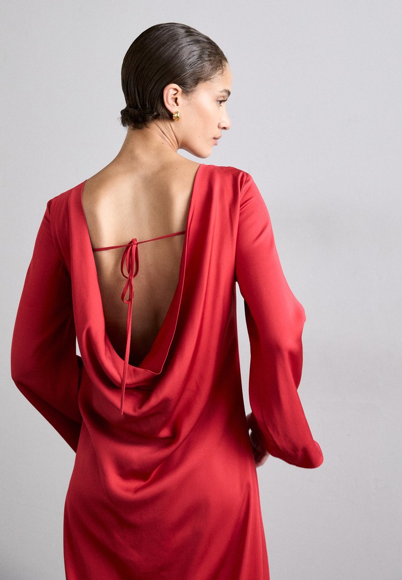 open lace back dress Merlo Red Crepe Strapless Formal Maxi Dress - 16