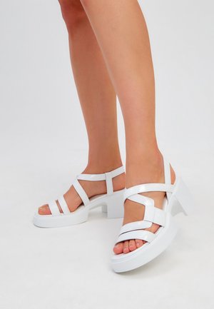 Sandalen met plateauzool - white