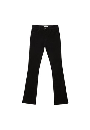 Jeans évasés noirs en tissu denim doux. Les caractéristiques incluent des poches avant et arrière, une fermeture à bouton et un ourlet net.