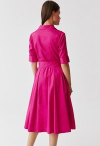 TATUUM NIKI - Pārliekama kleita - fuhsia