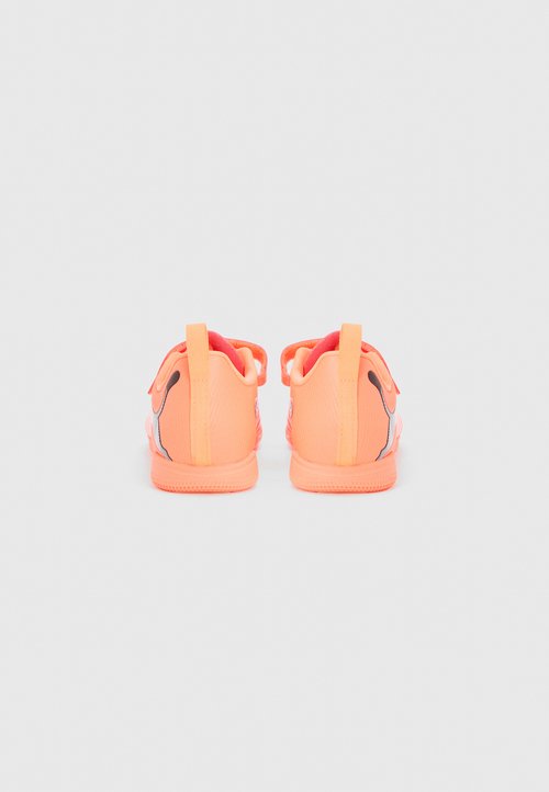 PUMA FUTURE 9 PLAY IT VELCRO - Indoor football boots - glowing red/white/black — foto 3