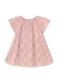 Vestido rosa bordado con un patrón floral, mangas cortas, escote redondeado y una silueta fluida. La tela parece suave y texturada.