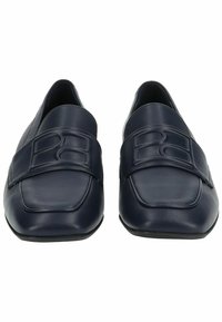 Mocassini in pelle blu navy con una fascia larga che presenta un logo impresso, punta arrotondata e superficie liscia su una suola piatta.