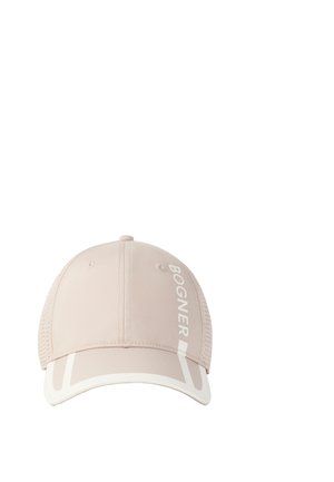 Casquette de baseball beige clair avec panneaux latéraux perforés, visière incurvée avec accent blanc, et logo "BOGNER" sur le panneau avant droit.