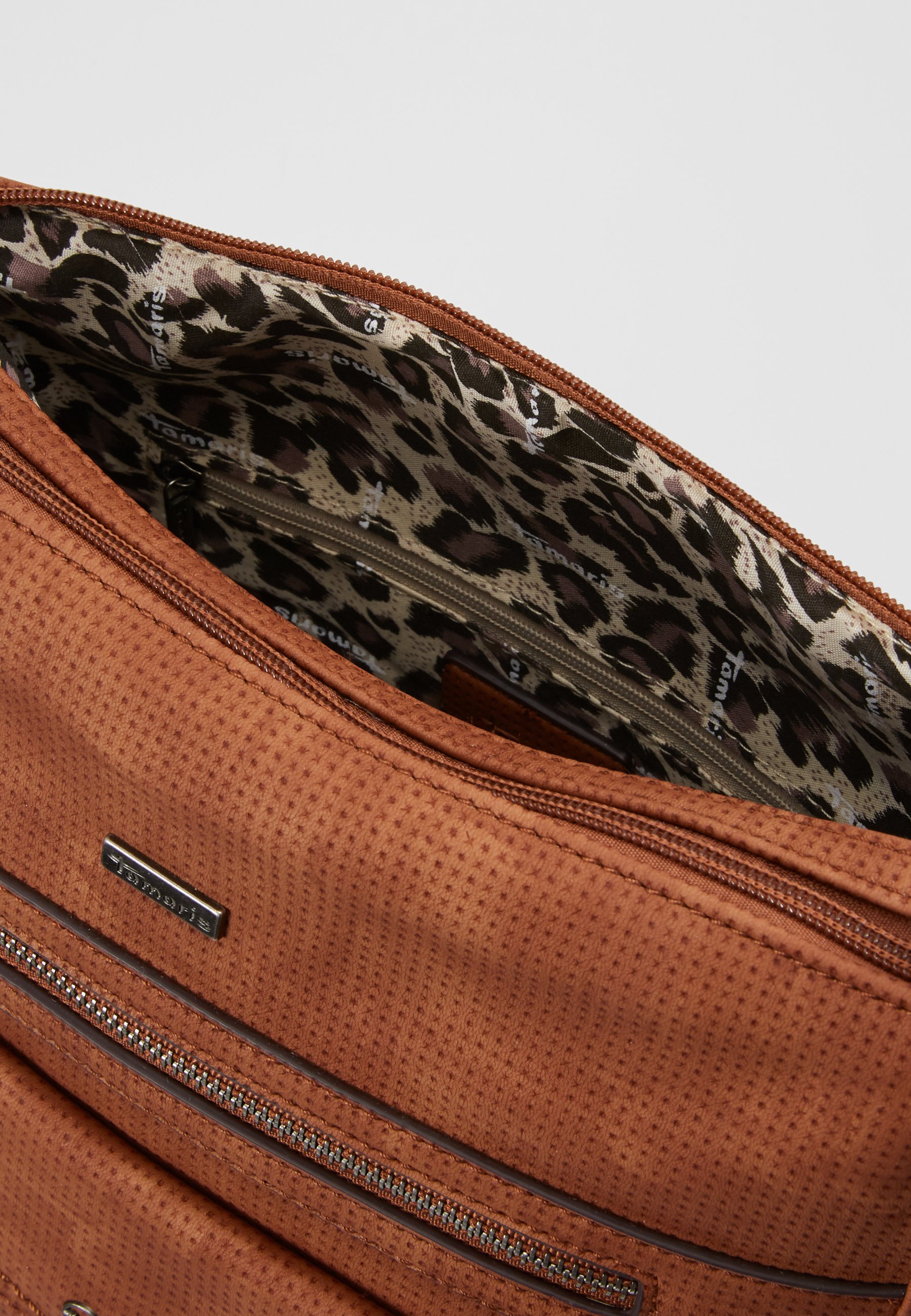 Tamaris ADRIANA HOBO BAG Skulderveske cognac Zalando.no Tamaris ADRIANA HOBO BAG Skulderveske cognac Zalando.no
