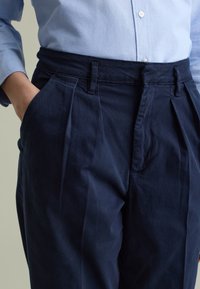 PIOMBO Pantalones - night blue