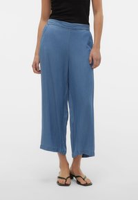 Vero Moda - BREE MR WIDE L CULOTTE GA NOOS - Relaxed fit jeans - medium blue denim Thumbnail Image 1
