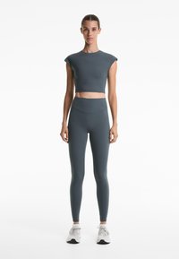 OYSHO LIGHT TOUCH - T-shirt till träning - rose gold coloured