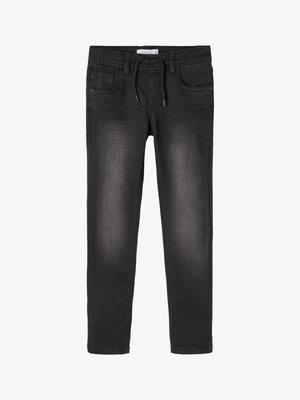 Fekete farmernadrág, enyhén kopott hatással, öt zsebbel, rugalmas derékrésszel és húzózsinórral. Szokásos egyenes szárú fazon.