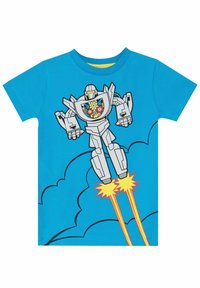 Camiseta azul de manga corta con un gráfico de robot plateado y engranajes coloridos, representado lanzándose con llamas contra contornos de nubes.