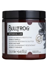 Brauner Glasbehälter mit einem schwarzen Deckel, beschriftet mit "Bullfrog Botanical Lab." Enthält 250 ml nährende regenerierende Butter für Bart und Haar.