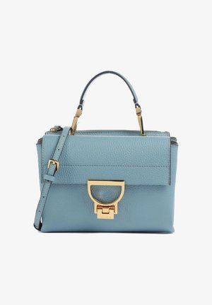 Borsa a tracolla in pelle blu con superficie testurizzata, manico superiore, tracolla regolabile e dettagli in chiusura e accessori color oro.