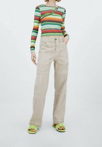 Stradivarius Sweter