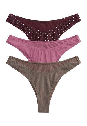 Trzy damskie stringi ułożone pionowo: ciemny burgund z białymi kropkami, jednolity malwa i prążkowany taupe.