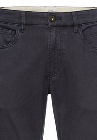 Donkerblauwe denim jeans met een knoopsluiting, vijf zakken en contrasterende stikseldetails. Glad materiaal met een klassieke pasvorm.