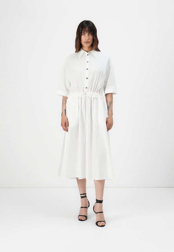 UN SENSO ABITO - Blusenkleid