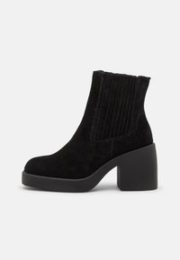 Zign Korolliset nilkkurit - black