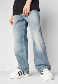 Karl Lagerfeld Jeans BAGGY - Φαρδύ τζιν - green cast blue